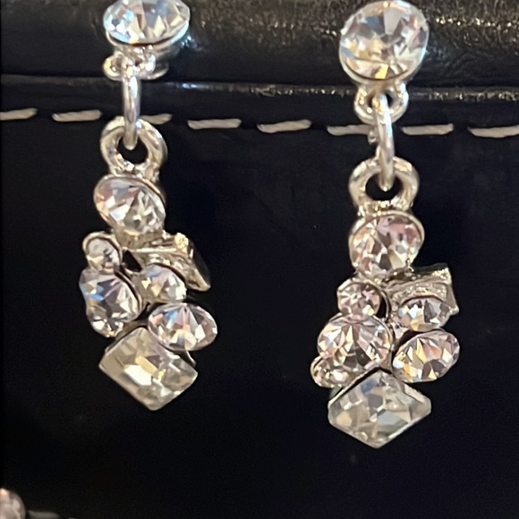 Silvertone Crystal Embellished Necklace and Earring Bridal Set  NWT - Picture 4 of 13